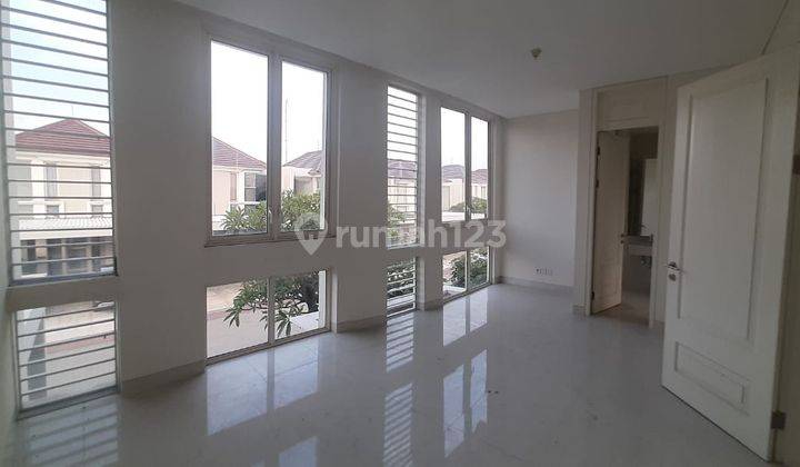 Rumah 2 Lantai di North Victoria Grand Pakuwon Baru 4