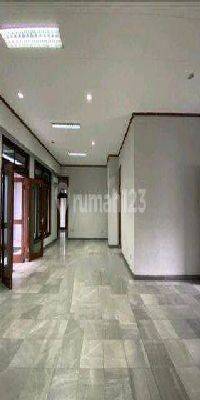 Rumah Senopati 4 Kamar Cocok Jadi Kantor Studio Warehouse 1