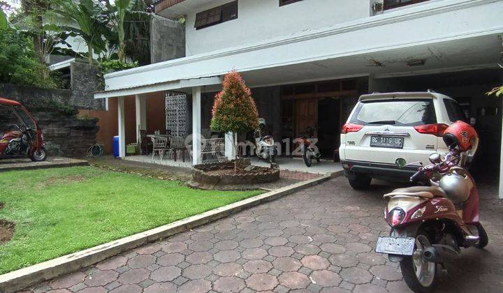 RUMAH VINTAGE 2 LANTAI MENTENG, 4+2 BR, TAMAN LUAS 2
