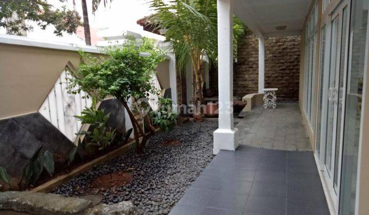 RUMAH PREMIUM PULO GADUNG 2.5 LANTAI! DI HOEK, AREA RESIDENSIAL! 2