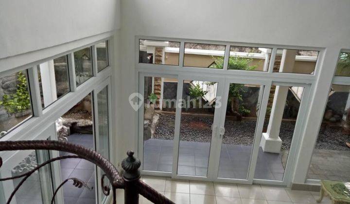 RUMAH PREMIUM PULO GADUNG 2.5 LANTAI! DI HOEK, AREA RESIDENSIAL! 10