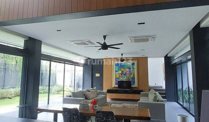 Rumah Mewah Modern 4 Kamar di Senopati, Estetik Karya Arsitek 1