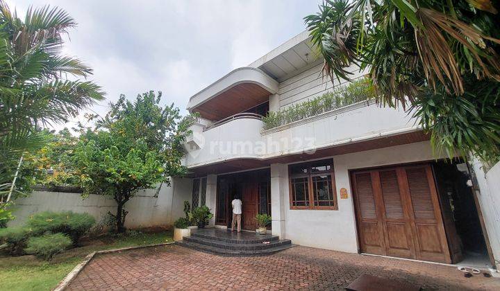 Rumah Menteng 5 Kamar. Lokasi Strategis, Dekat Jalan Utama 2