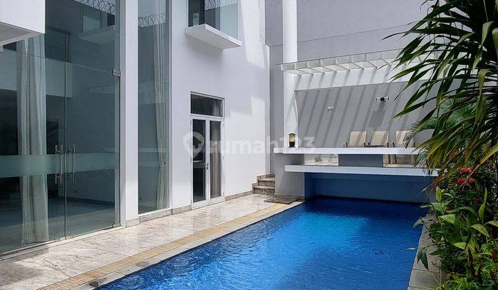 Rumah Modern Minimalist 4 Kamar, Asri Tenang, Ada Kolam Renang 1