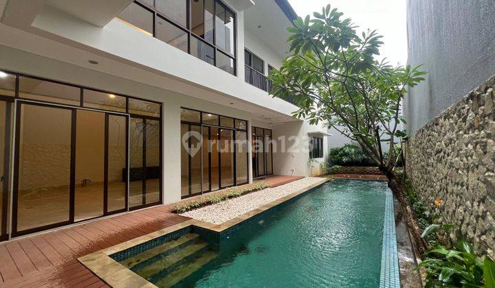 Rumah Mewah Pondok Indah, 4 Kamar, Kolam Renang, High Ceiling 1