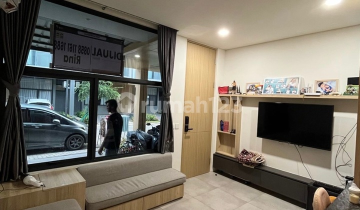 House in Tanakayu BSD Semi-Furnished Location Near Supermarket.