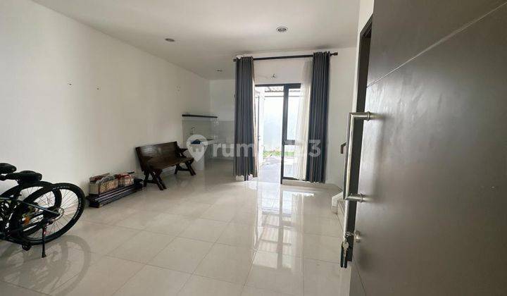 Rumah disewakan kondisi Bagus, lokasi strategis dekat pasar modern, terminal, Tol  15