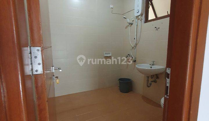 Disewakan Rumah Bagus Bersih Rapih furnished siap huni  masa sewa 2 tahun 29