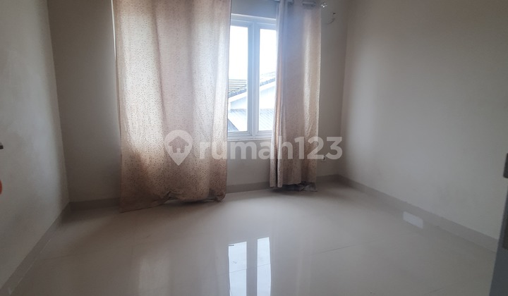 Disewakan Rumah Baru Barsih Bagus lingkungan enak dekat jalan tol 2 Lantai 21