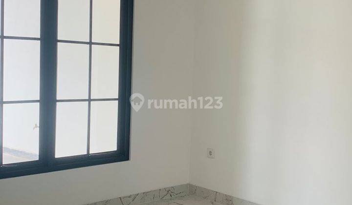 DiJUAL  rumah 2 lantai  Baru bagus cantik  bersih siap Huni  6