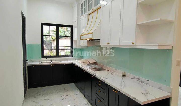 DiJUAL  rumah 2 lantai  Baru bagus cantik  bersih siap Huni  9