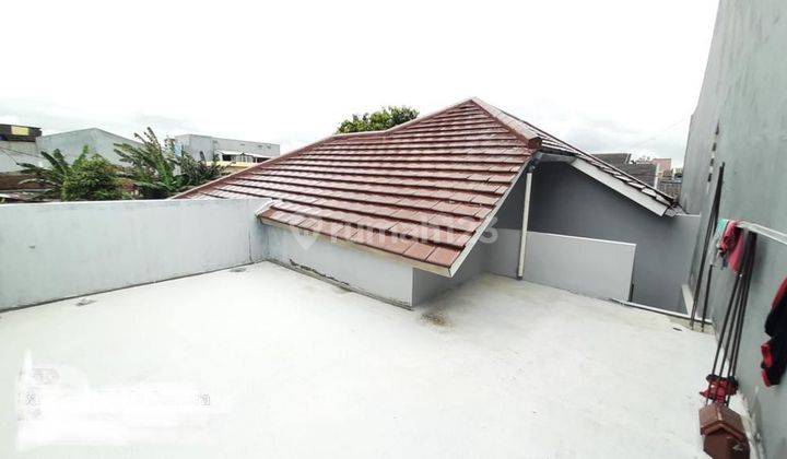 DiJUAL  rumah 2 lantai  Baru bagus cantik  bersih siap Huni  12