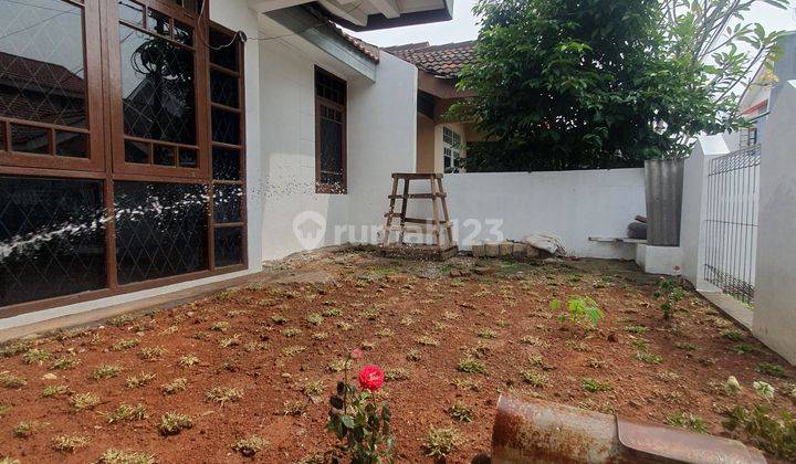 Disewakan  Rumah bagus bersih hadap timur siap huni  3