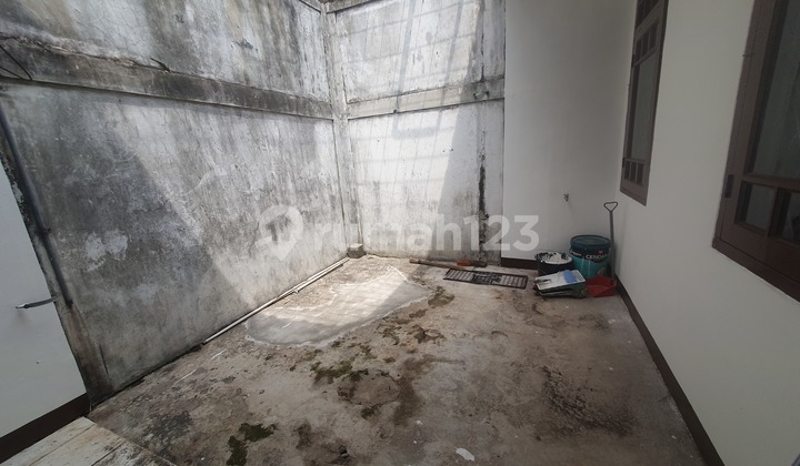 Disewakan  Rumah bagus bersih hadap timur siap huni  4