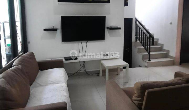 Disewakan Rumah di Serpong park 2 Lantai Bagus siap huni lokasi strategis  3