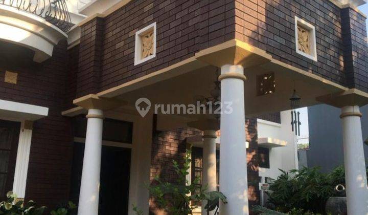 Rumah bagus rapih full furnished 2 lantai di Melati Mas SHM 2