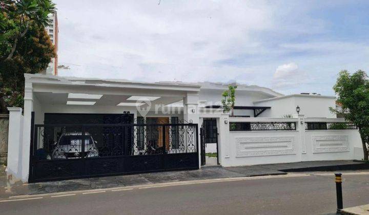 Rumah Mewah modern di Cilandak semi furnished lokasi strategis  1