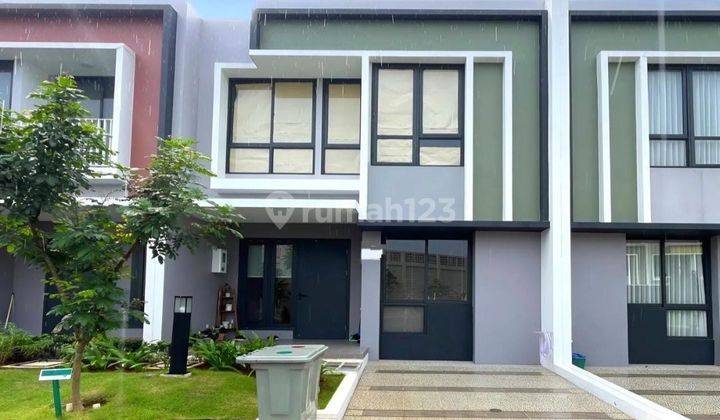 Rumah bagus siap huni di Baroni tenang dan aman depan taman 1