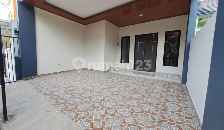 New 2-Story House in Serpong Park, Strategic Location New 2-Story House in Serpong Park, Strategic Location