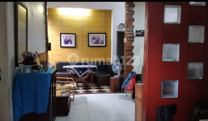 Griyaloka House Serene Environment in a Strategic Location