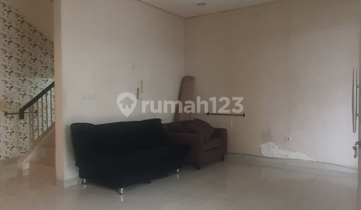 Residence One Red Sapphire - 2 Lantai, 3 Kamar, 4 Kamar Mandi 2