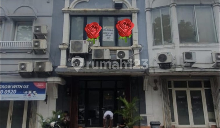 Barcelona Bsd Hadap Jalan Utama Komersial Dan.strategis