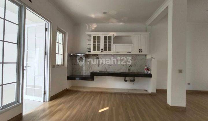 Rumah Di Victoria River Park Semi Furnished, Siap Huni  2