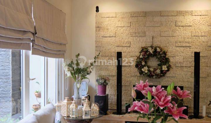 ruang keluarga rumah cantik di victoria park