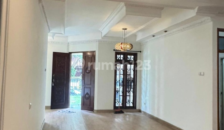 House in Griya Loka, 2 Floors, Ready to Occupied, Near Modern Market 2