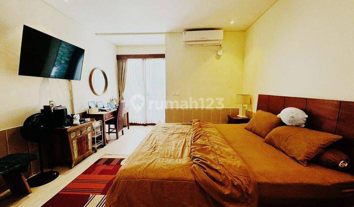 Selling an elite, well-maintained, fully furnished house in Renon, Denpasar 1