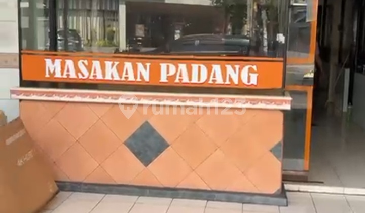 Shop for Rent in Kerobokan Main Road Area 2