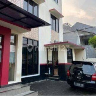 Rumah Kost nyaman 3 lantai, SHM, Bagus 2