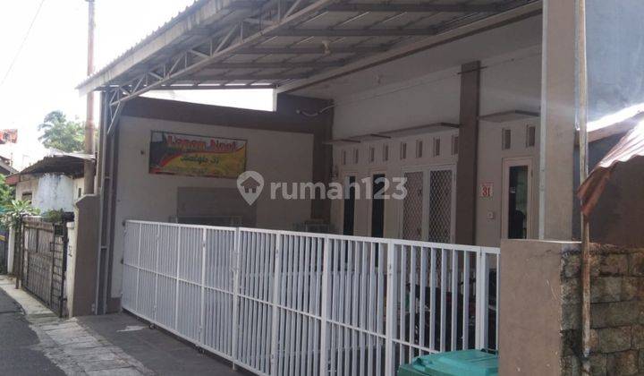 Rumah Kost di Jalan Salemba SHM 2