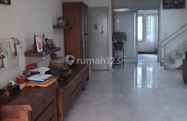 Rumah 3 Lantai di Jalan Lebak Lestari, Bagus, SHM 1