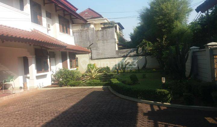 Rumah Bagus Dan Nyaman Di  Pondok Labu, 2 Lantai, Shm 2