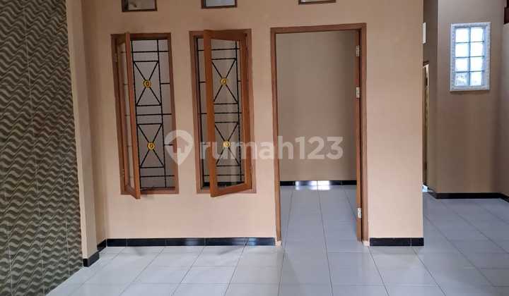 Rumah Cantik Dengan Harga Nego di Duren Sawit, Jakarta Timur 2