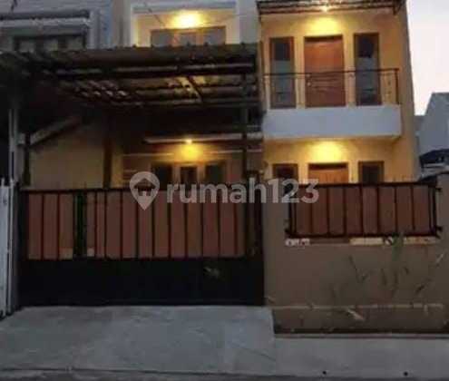 Rumah Menarik dan Berlokasi Strategis Siap Huni di Perumahan Pondok Kelapa Indah Jakarta Timur 1