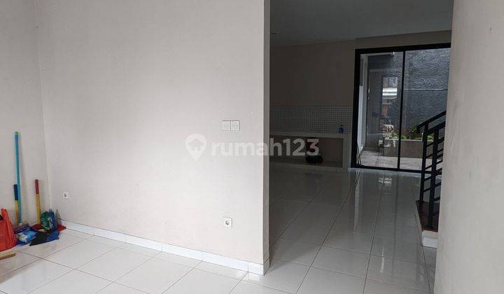 Rumah Menarik Dan Modern di Komplek Griya Bintara Indah Bintara Jaya Bekasi Barat 2