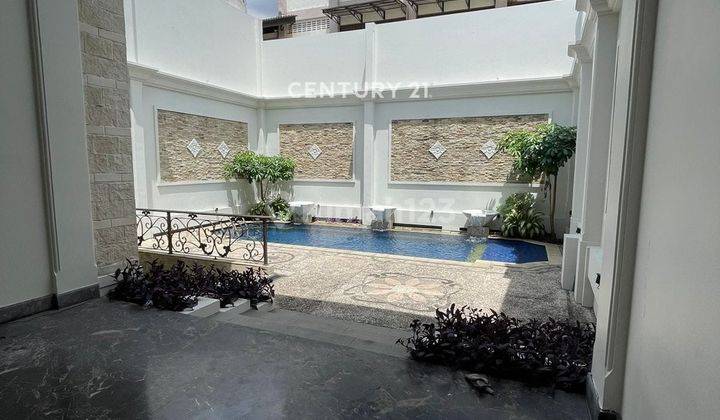 Rumah Bergaya Modern Dan Megah Di Balimester Jatinegara Jakarta 2