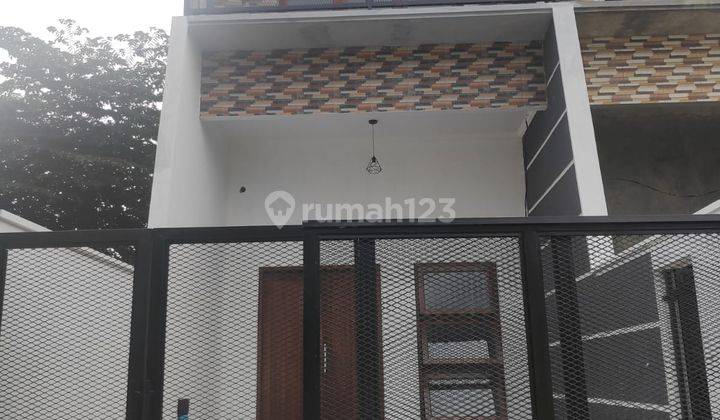 Rumah Minimalis Cantik Dan Menarik di Pondok Kelapa Duren Sawit Jakarta Timur 1