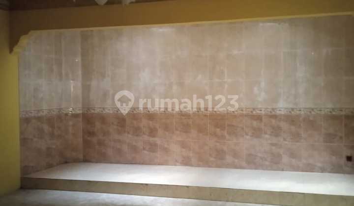 Rumah 1,5 Lantai Bagus Dekat Fasilitas Umum di Duren Sawit Jakarta Timur