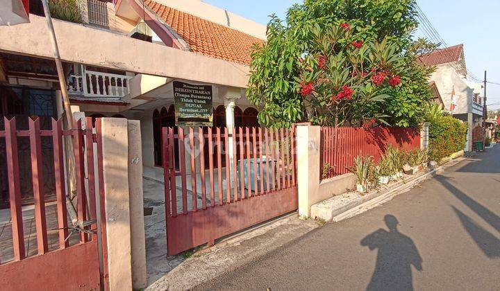 Disewakan Rumah 3 Lantai di Daerah Duren Sawit, Jakarta Timur 1