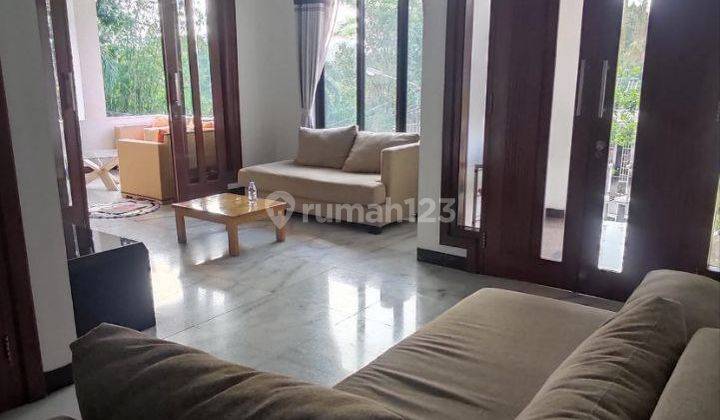ruang tamu rumah hook kokoh luas dalam