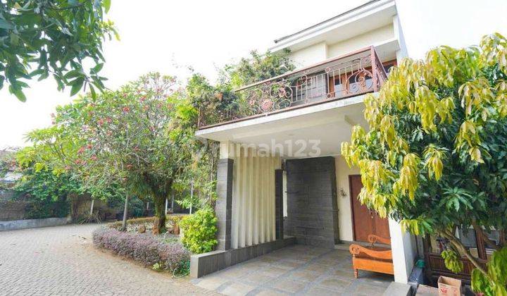 Rumah 2 Lantai Classic Modern Hook Siap Huni di Grand Cibubur Country 1