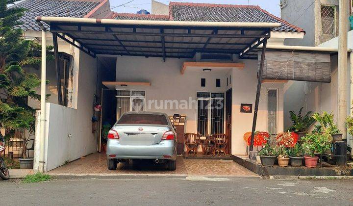 Rumah Dalam Cluster di Komsen Hanya 2 Menit ke Toll Jatiasih 1