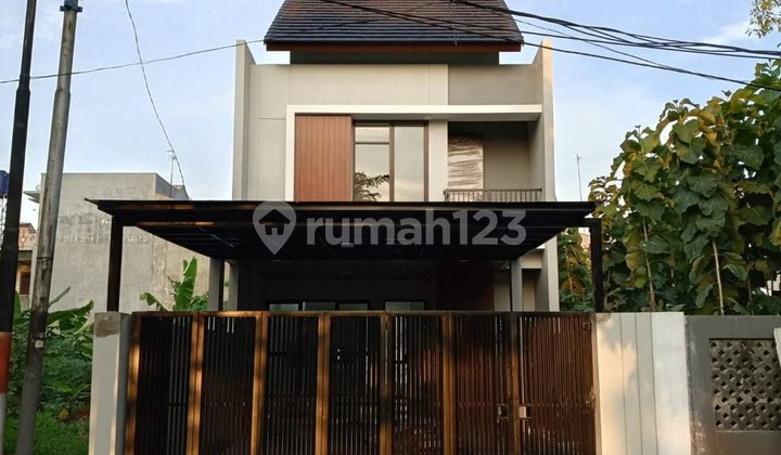 Rumah Baru Mewah Dalam Perumahan Besar Di Pondok Kelapa