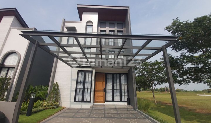 Rumah Mewah American Clasic 2 Lantai Dekat Ke Sumarecon Bekasi