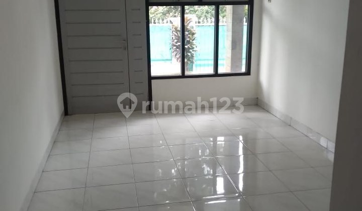 Ready-to-Occupy House in a Strategic Location within a Residential Complex in Cibubur, East Jakarta 2