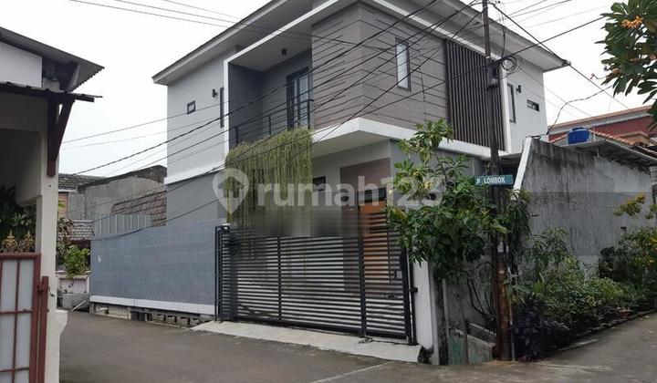 Rumah Hoek Sudah Renovasi di Kelapa Gading 1