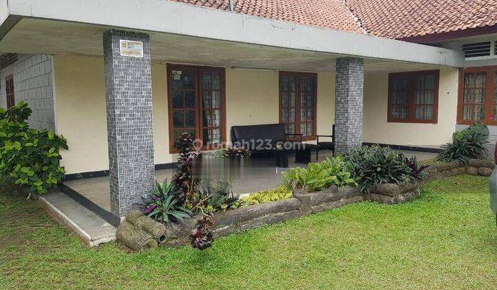 Villa Di Jalan Utama Puncak 1